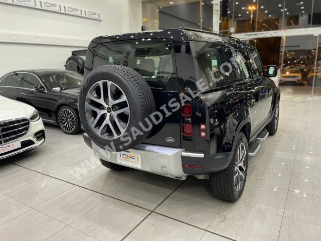 2023 لاند روفر ديفيندر اس اي