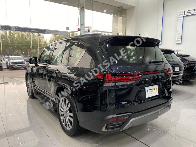 2023 لكزس إل إكس 600 في أي بي