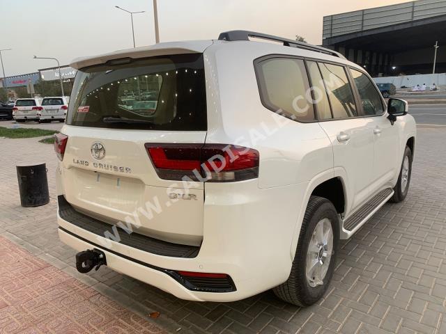2023 تويوتا لاند كروزر جي اكس ار2