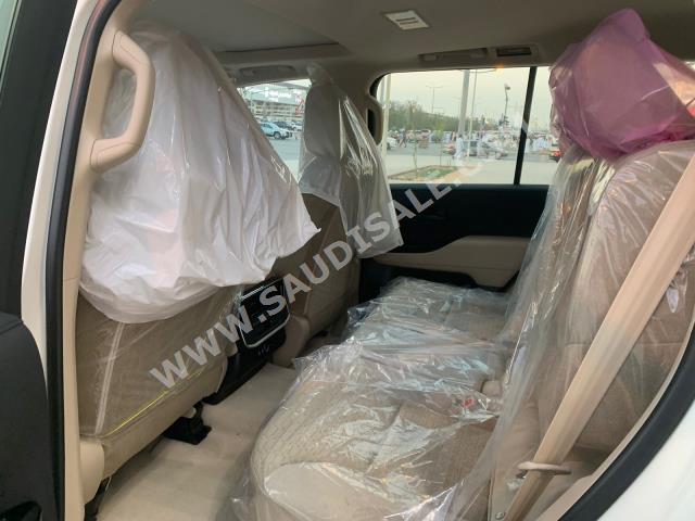 2023 تويوتا لاند كروزر جي اكس ار2