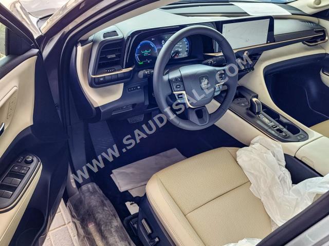 2023 تويوتا كراون