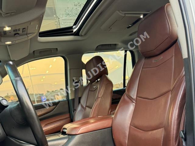 2015 كاديلاك اسكاليد