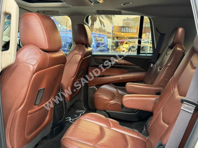 2015 كاديلاك اسكاليد