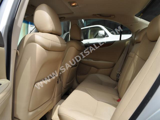 2006 لكزس إي إس 300