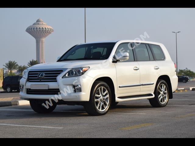 2012 لكزس إل إكس 570