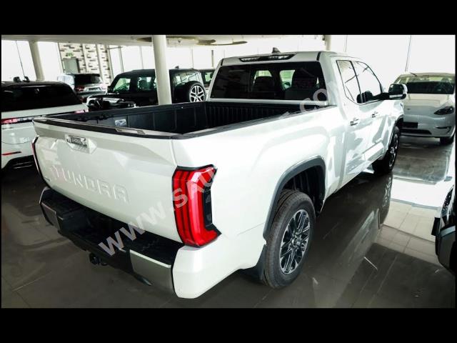 2022 تويوتا تندرا كرو ماكس ليمتيد