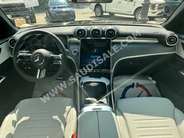 2024 مرسيدس - بنز جي إل سي 200