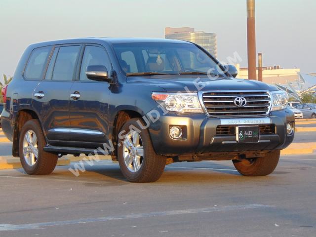 2014 Toyota Land Cruiser GXR