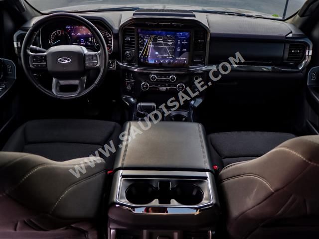 2022 فورد اف 150 اكس ال تي