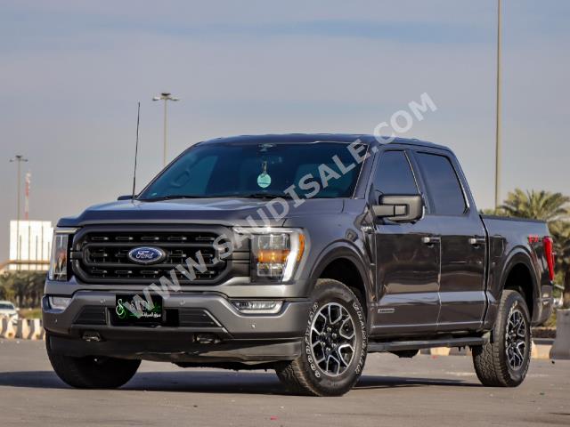 2022 فورد اف 150 اكس ال تي
