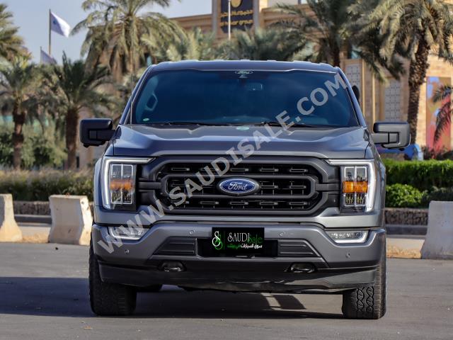 2022 فورد اف 150 اكس ال تي