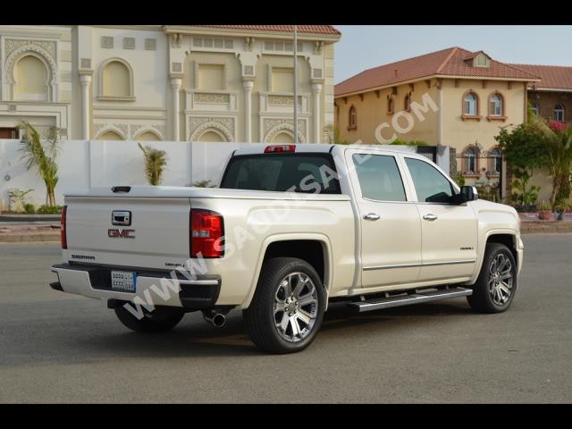 2015 جي ام سي سييرا دينالي