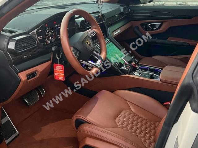 2022 لمبرجيني اوروس