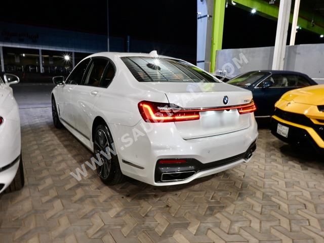 2021 بي ام دبليو الفئة السابعة 730 إل أي