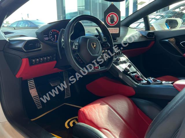 2015 لمبرجيني هوراكان