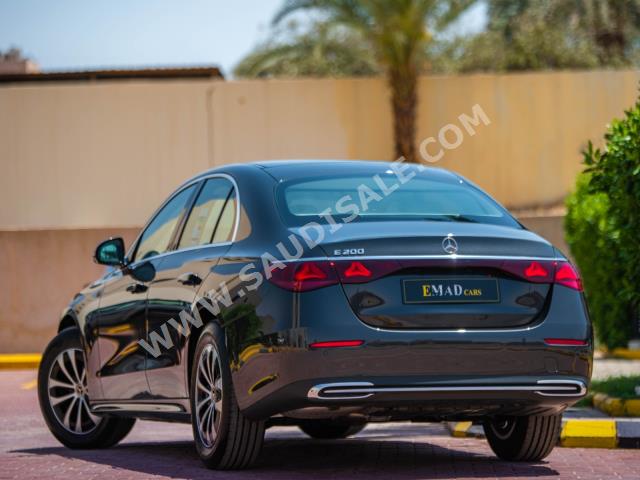 2024 مرسيدس - بنز إي 200