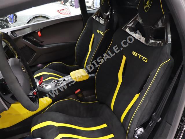 2022 Lamborghini Huracán STO