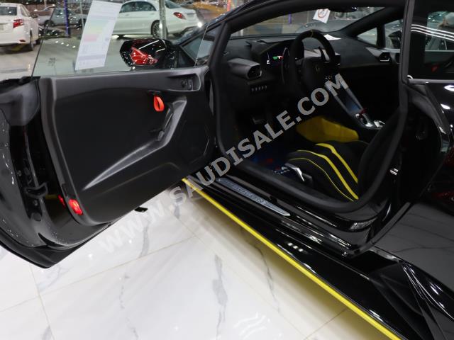 2022 Lamborghini Huracán STO