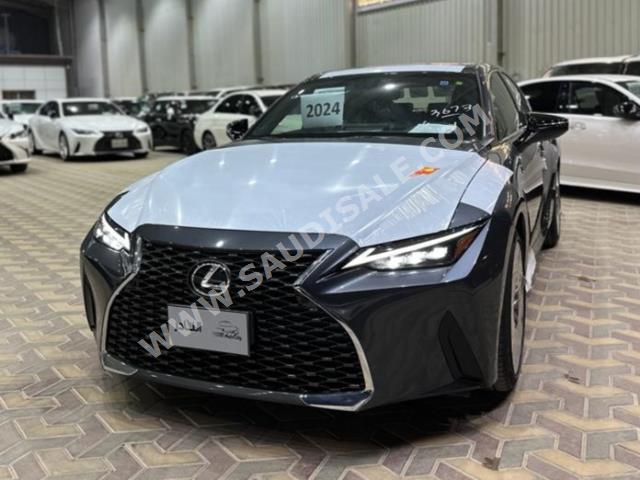 2024 لكزس إي إس 300