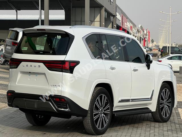 2023 لكزس إل إكس 600