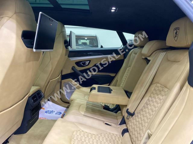 2020 لمبرجيني اوروس