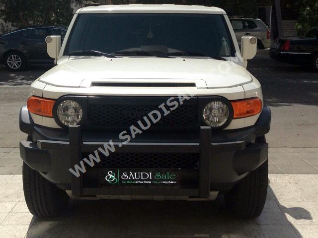 2009 تويوتا اف جي كروزر 1