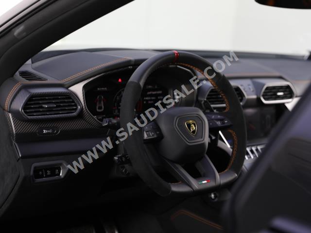 2023 لمبرجيني اوروس بيرفورمانتي