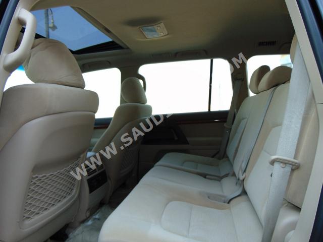 2012 Toyota Land Cruiser GXR