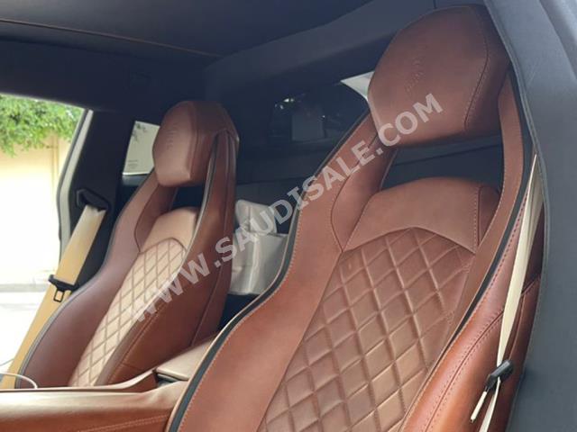 2017 لمبرجيني افنتادور اس