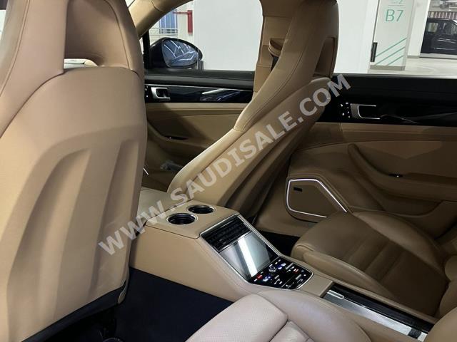 2018 بورش بانميرا 4 اس اكسيكيتف