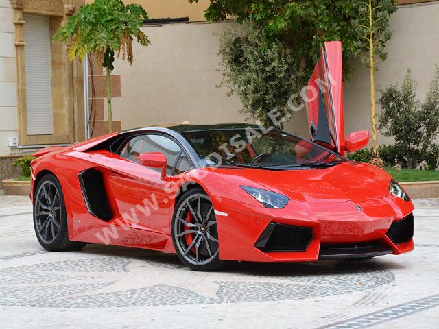 2015 لمبرجيني افنتادور