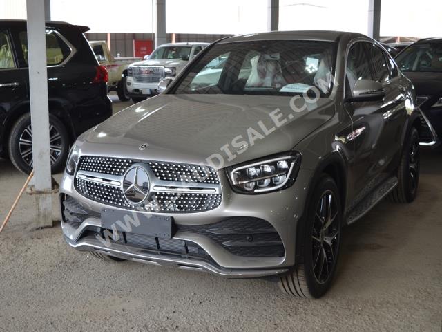 2022 مرسيدس - بنز جي إل سي 200