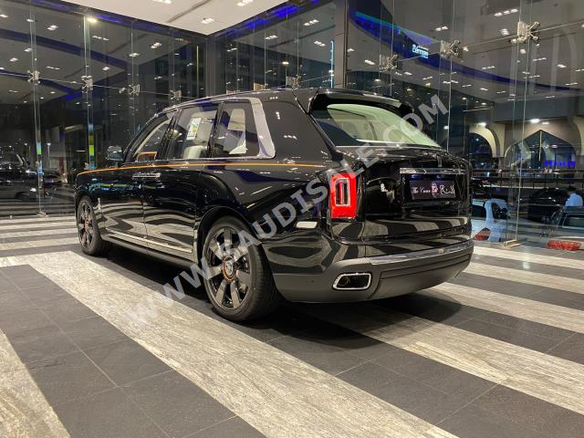 2024 رولز رويس كولينان سلفر بادج