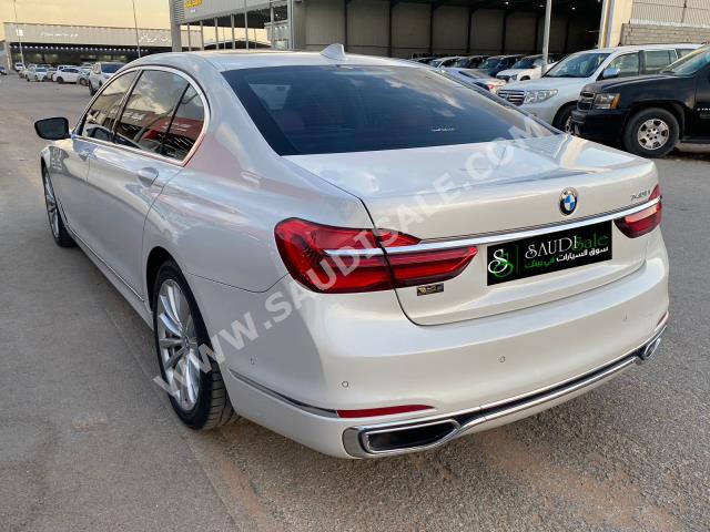 2016 بي ام دبليو الفئة السابعة 730 إل أي