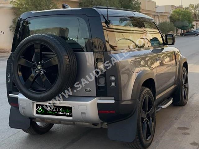 2021 لاند روفر ديفيندر 90