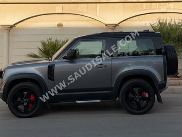 2021 لاند روفر ديفيندر 90