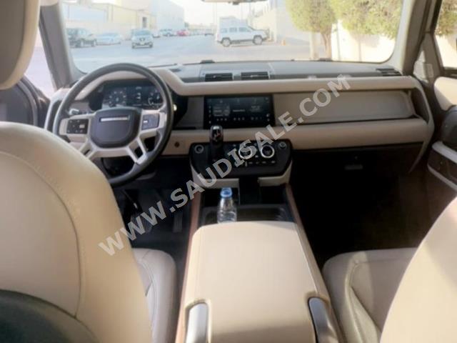 2021 لاند روفر ديفيندر 90