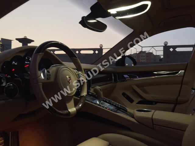 2012 Porsche Panamera Turbo