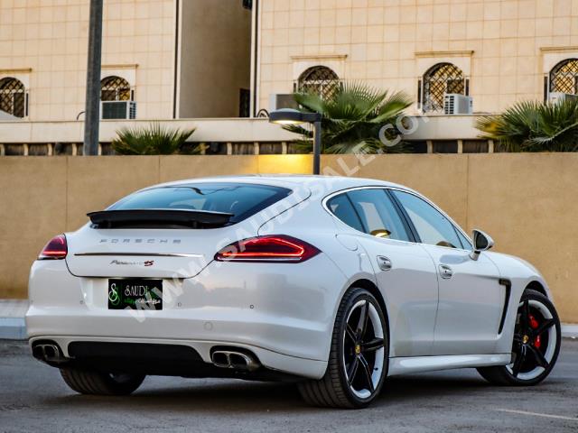 2012 بورش بانميرا 4 اس