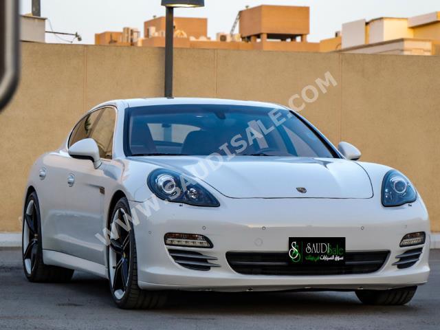 2012 بورش بانميرا 4 اس