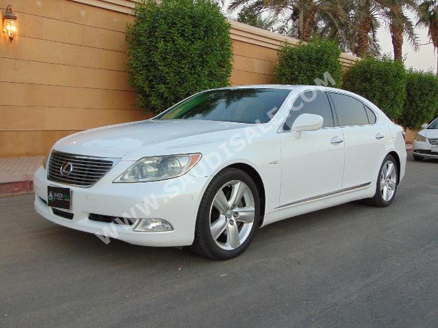 2007 لكزس إل إس 460 إل