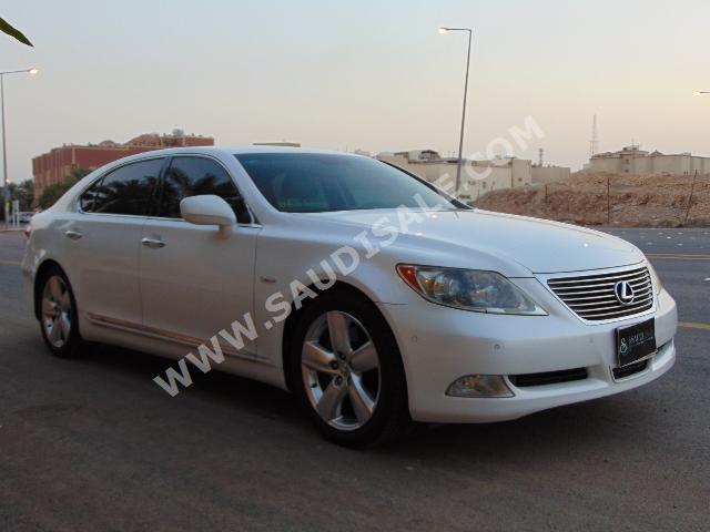 2007 لكزس إل إس 460 إل