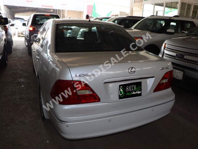 2002 Lexus LS 430