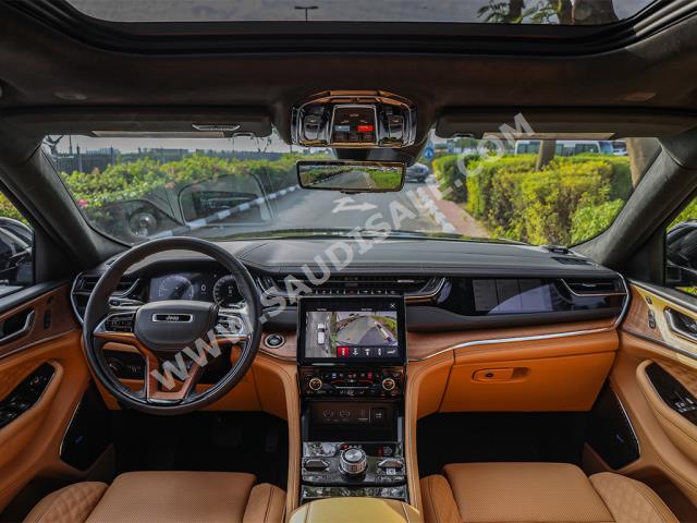 2023 Jeep Grand Cherokee Summit