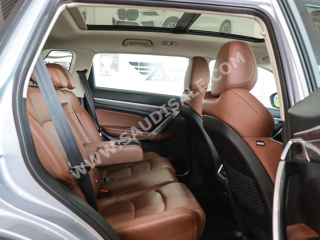 2023 جيلي ازكارا