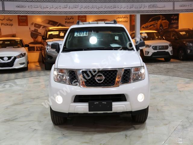 2014 نيسان باثفايندر اس اي