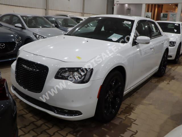 2022 كرايسلر 300 اس