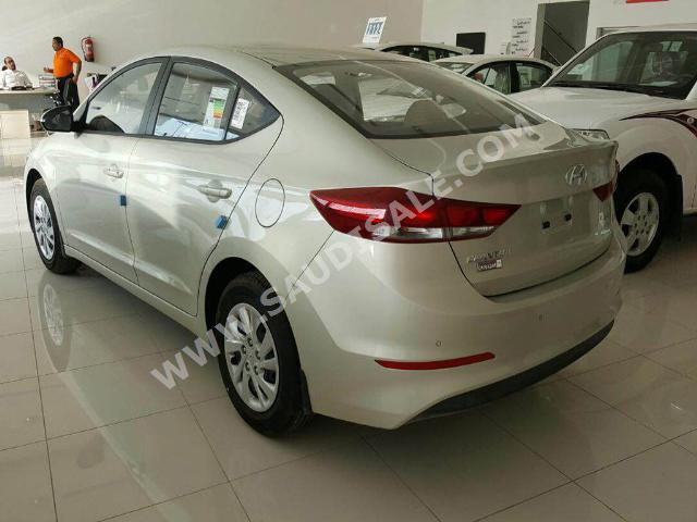 2017 هيونداي النترا