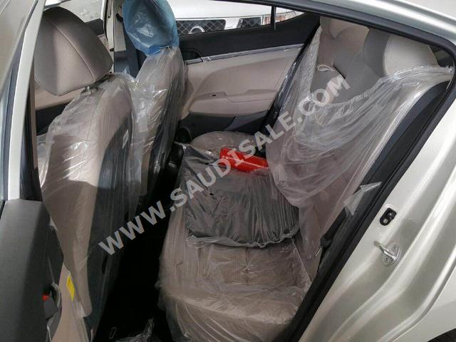 2017 هيونداي النترا