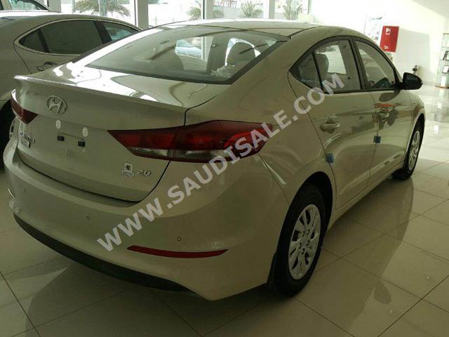 2017 هيونداي النترا